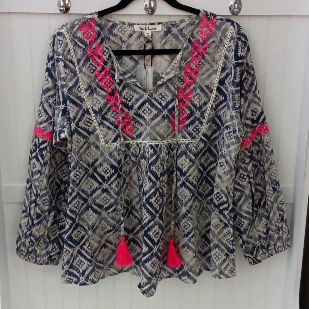 NWT Solitaire flowy top